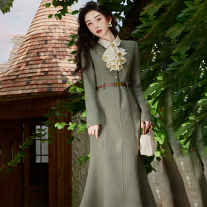 茶歇法式赫本风设计感小香风西装正式场合连衣裙秋冬气质裙子女装