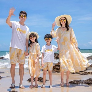 亲子装夏季一家三四口全家装海边度假母女波西米亚沙滩雪纺连衣裙