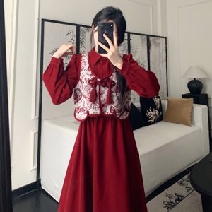 2024新款春季新中式国风订婚礼服复古显瘦红色马甲连衣裙日常可穿