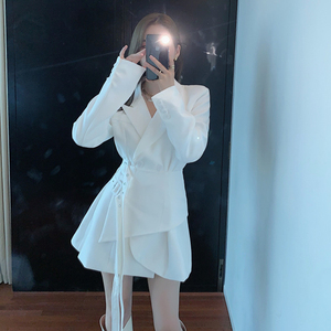 2024春季新款女装气质女神范小白裙收腰显瘦法式小个子西装连衣裙