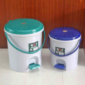 圆形塑料卫生桶5.5L大小号脚踏踩翻盖家用垃圾桶手提收纳筒带内桶
