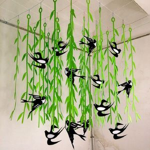 环创创意天花板挂饰小鸟吊饰幼儿园教室走廊空中毛毡燕子柳条装饰