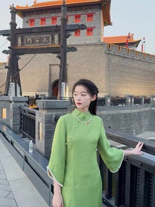 南风古【浮光】中国风绿色旗袍新款2024新中式女装复古法式连衣裙