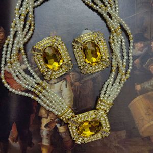 复古黄色椭圆晶吊坠项链多层珍珠锁骨链层次感叠戴颈链套装配饰