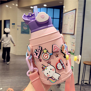 可爱卡通保温杯女高颜值创意小学生便携带吸管保温壶儿童洞洞杯子