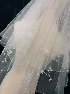 新款手工缝制绣小珠子小花头纱短款造型纱双层发梳款新娘结婚拍照