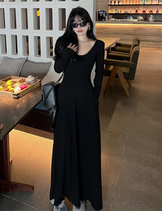 韩国洋气时尚垂坠感连衣裙 高级感黑色赫本风气质收腰A字长款裙子