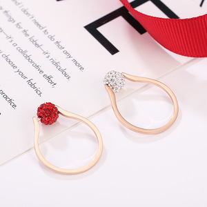 2021新款钛钢玫瑰金满钻戒指女时尚简约旋转红色钻球情侣指环