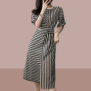 韩版网红ins潮黑色条纹连衣裙高级感夏季圆领中袖不规则条纹A字裙