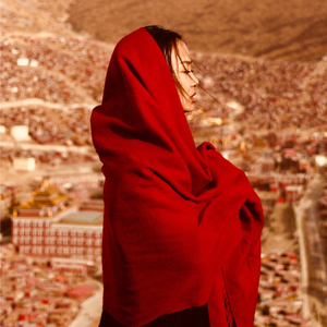 纯色红围巾女春秋夏季西藏青海湖旅游民族风超大披风西北保暖披肩