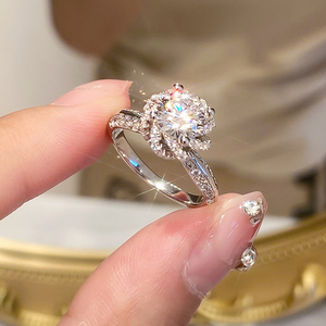 18K金莫桑钻戒指女小众设计玫瑰喷泉钻戒纯银1克拉求婚钻石戒指