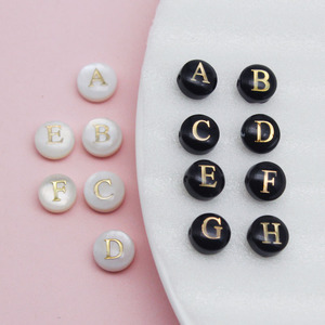天然贝壳圆形字母系列滴胶烫金串珠散珠DIY手工手链项链饰品配件