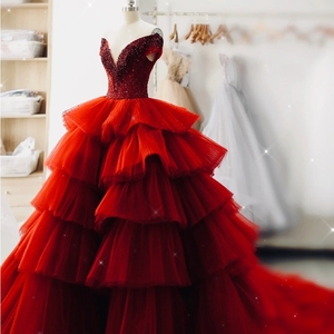 大红色主婚纱超闪西式红色2023新款瘦小个子新娘超级重工婚纱拖尾