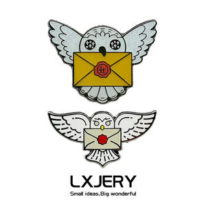 LXJERY 魔法师信使海德薇胸针 猫头鹰金属徽章 创意书包装饰针