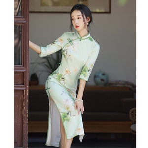 改良旗袍年轻款气质长袖连衣裙中式秋冬少女日常中国风麂皮绒绿色