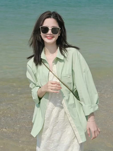 海边度假白色吊带连衣裙女夏季港风高级感出游防晒衬衫显瘦两件套