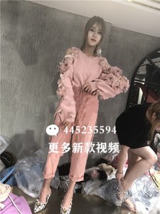 泰国货潮牌女装2018秋冬新款圆领漏肩重工立体花朵蝙蝠袖卫衣长袖