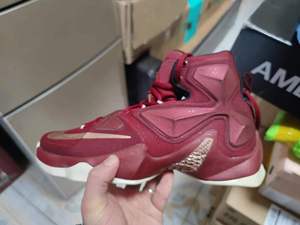 Nike LeBron 13 耐克詹姆斯13代红金色高帮男款篮球鞋 807220-690