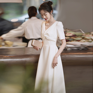 白色小礼服平时可穿年会登记领证小白裙衣服订婚连衣裙女晚礼服裙