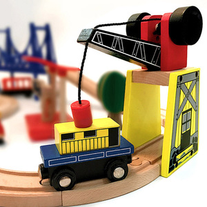 木质火车轨道场景配件  吊车起重机吊机升降机工程车男孩木制玩具