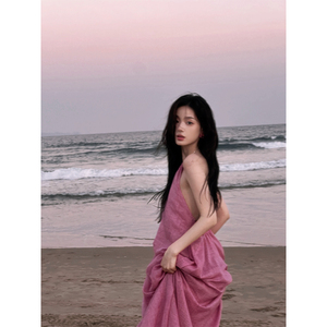 粉色露背挂脖吊带连衣裙女夏季裙子法式性感沙滩海边度假棉麻长裙