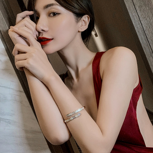 韩国高级时尚气质贝母蛇形玫瑰金手镯女小众设计感冷淡风手链ins