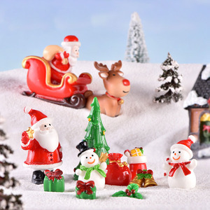圣诞节 老人 雪人 雪橇 微景观雪景 袜 礼物 铃铛 蛋糕 汽车 摆件