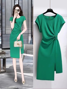 高端轻奢显白绿色收腰连衣裙夏季女装2023新款气质修身不规则裙子