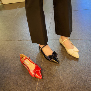 首尔留学生ins公主风玛丽珍低跟单鞋女尖头蝴蝶结一字扣带小红鞋