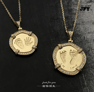 JFY-原创宝宝牌周岁脚印指纹纪念心愿币钻石项链爱的智慧财富币