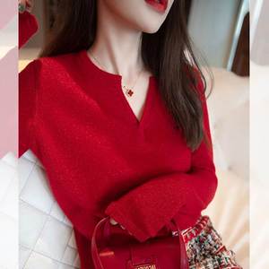 2024新年衣服法式复古v领针织衫高级感红色针织毛衣女设计感小众