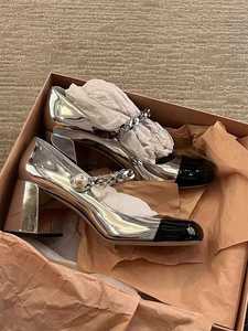 法式玛丽珍鞋女2024夏季新款银色方头粗跟高跟鞋配裙子中跟小皮鞋