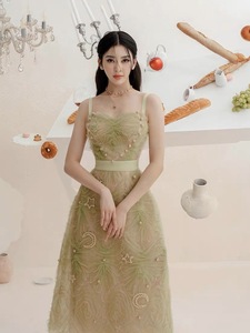 越南小众绿色网纱星星月亮吊带连衣裙仙女甜美夏季新款设计感裙子