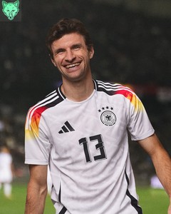 正品2024欧洲杯德国队主场球衣穆勒8号克罗斯球员版足球服IZ1620
