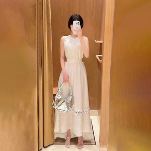 Sandro Suya2024夏季新款法式白色心型镂空蕾丝边挂脖露背连衣裙