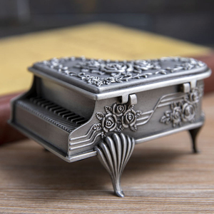 欧式金属创意复古钢琴首饰盒便携小精致饰品盒桌面戒指收纳珠宝盒