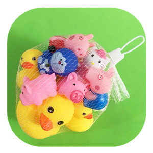 宝宝洗澡玩具港版大黄鸭小黄鸭软胶捏捏叫鸭子小动物戏水婴儿玩具