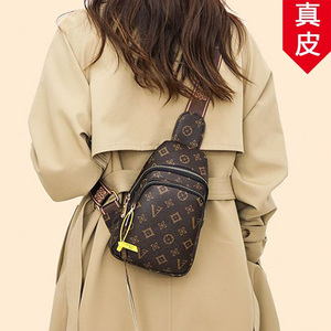 香港代购今年流行胸包包女2024新款欧美时尚大容量老花潮流斜挎包