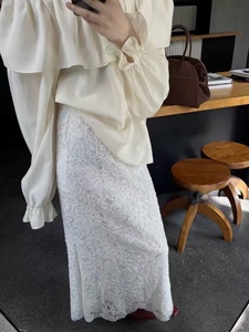 白色蕾丝鱼尾裙女春季2024新款a字高级感中长款高腰包臀半身裙子