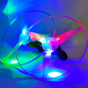 拉线飞碟 发光塑料UFO大号飞盘拉线闪光玩具手推儿童广场夜市玩具