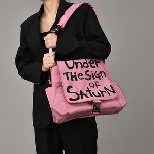 韩国姜涩琪同款单肩包包个性涂鸦字母大容量邮差包斜挎包街头大包
