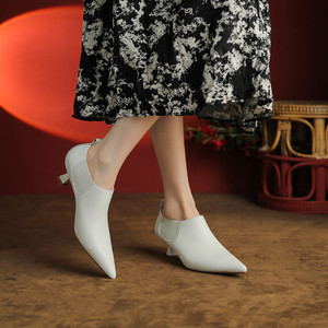 白色尖头单鞋女春季2024新款真皮时尚百搭小跟女鞋一脚蹬中跟洋气