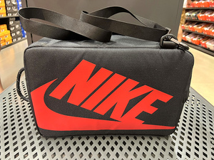 Nike/耐克 男女经典大Logo便携收纳翻盖鞋盒包单肩包 DA7337-010