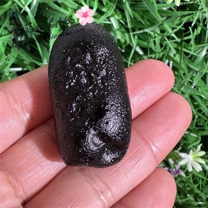 天然泰国玻璃陨石 雷公墨黑陨石原石摆件 石  小款   一物一图