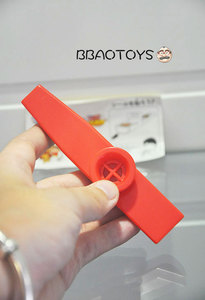 全新正版原包装 卡祖笛哨子 KAZOO蜡笔小新 红色小口哨乐器玩具