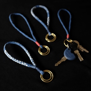 sapana阿美咔叽植物蓝染手工棉布捻线钥匙绳复古黄铜钥匙扣可定制