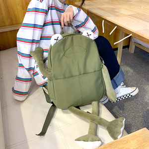 原创时尚个性大学生绿色青蛙双肩背包男女通用搞怪丑萌大容量书包
