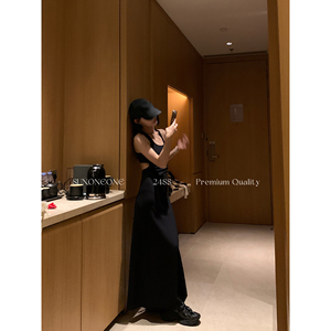 SUNONEONE 腰部镂空针织吊带连衣裙夏季新款黑色长裙气质修身裙子