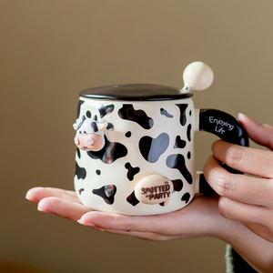 卡通奶牛马克杯带盖勺大容量陶瓷水杯早餐咖啡杯女生生日礼物杯子
