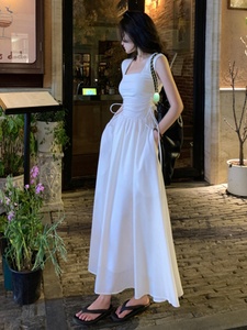 超好看法式白色吊带连衣裙女2024夏季新款小个子海边度假气质长裙